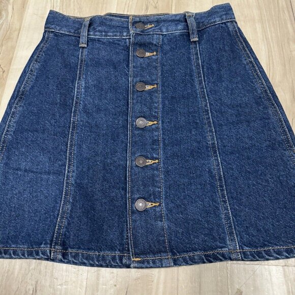 Levi's Denim Skirt Size 25 MSRP $98 Bottom Women’s Jean Buttons - Picture 3 of 9